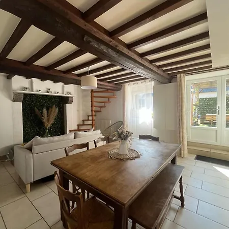 Holiday home Le De La Menuiserie *