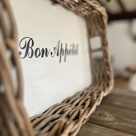 Le De La Menuiserie Hébergement de vacances